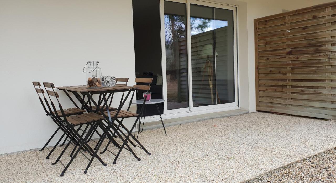 Charmant Studio Residence Avec Terrasse Jardin Au Centre De 반느 외부 사진