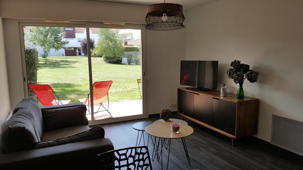 Charmant Studio Residence Avec Terrasse Jardin Au Centre De 반느 외부 사진